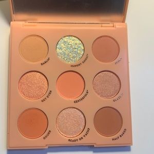 Colourpop baby got peach palette